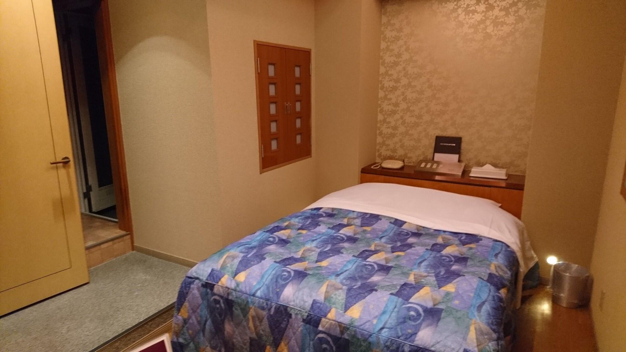 Hotel Eris Hakata (Adults Only) Fukuoka  Bagian luar foto