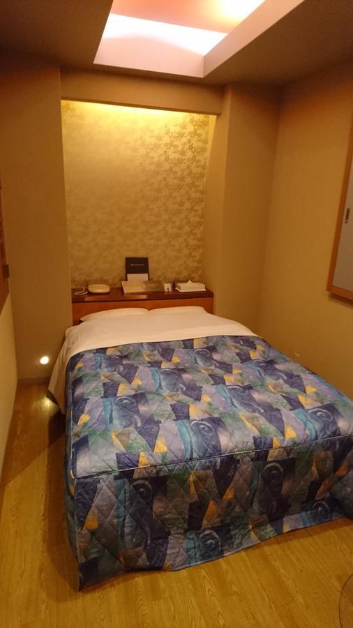 Hotel Eris Hakata (Adults Only) Fukuoka  Bagian luar foto
