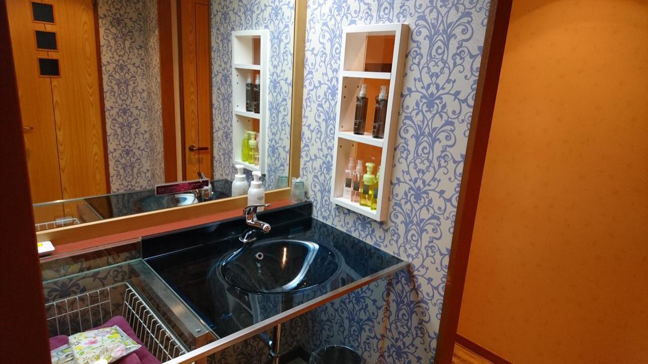 Hotel Eris Hakata (Adults Only) Fukuoka  Bagian luar foto