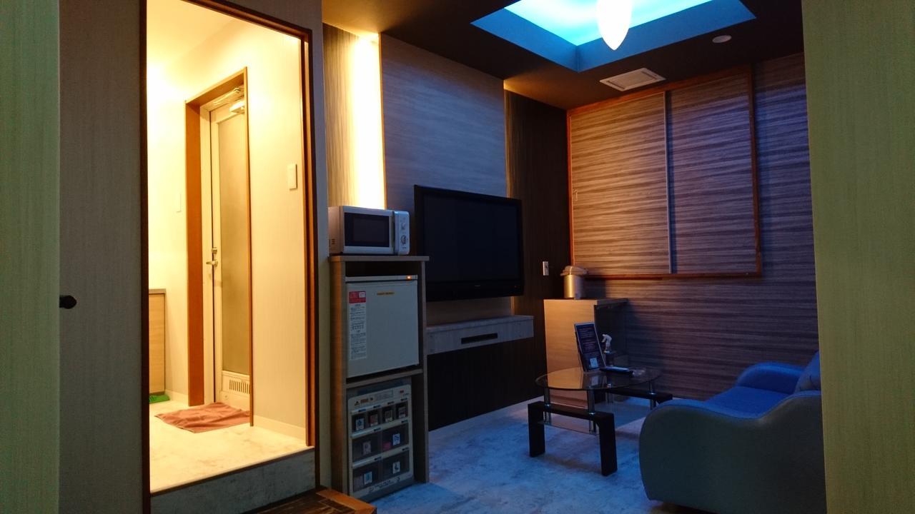 Hotel Eris Hakata (Adults Only) Fukuoka  Bagian luar foto