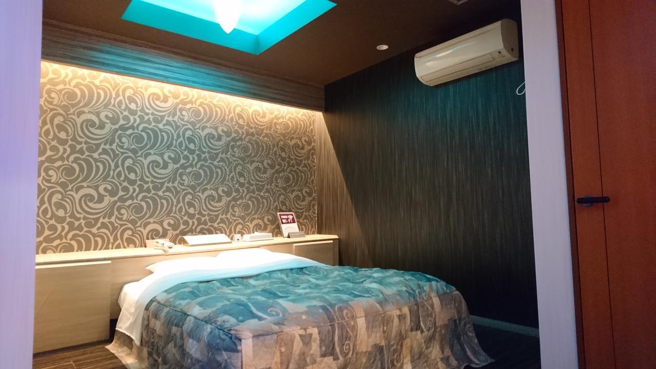 Hotel Eris Hakata (Adults Only) Fukuoka  Bagian luar foto
