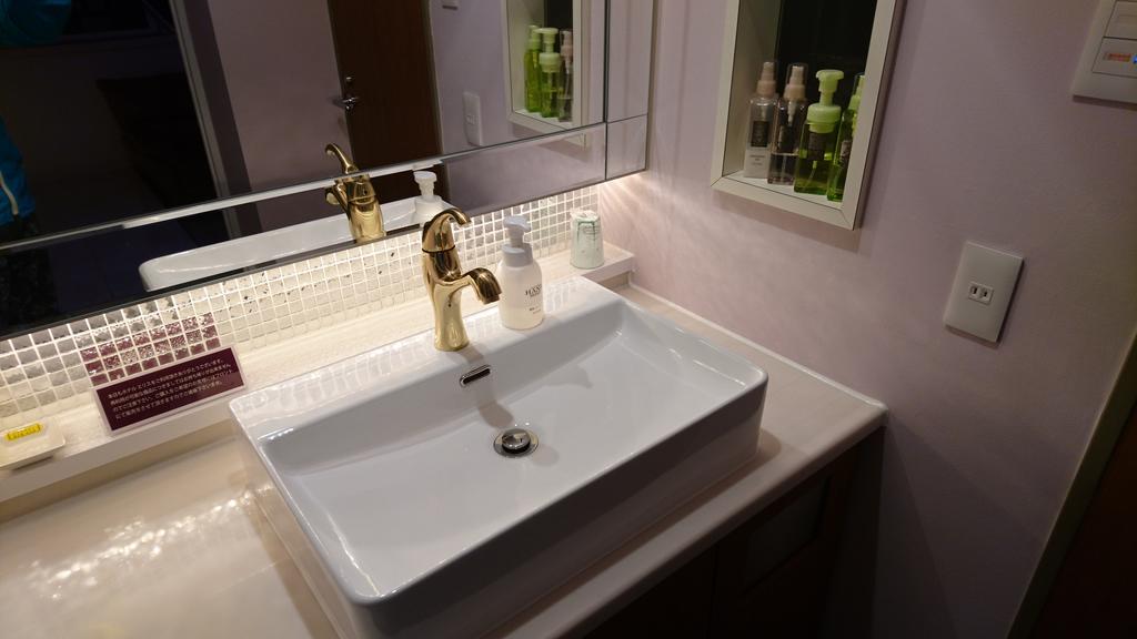 Hotel Eris Hakata (Adults Only) Fukuoka  Bagian luar foto